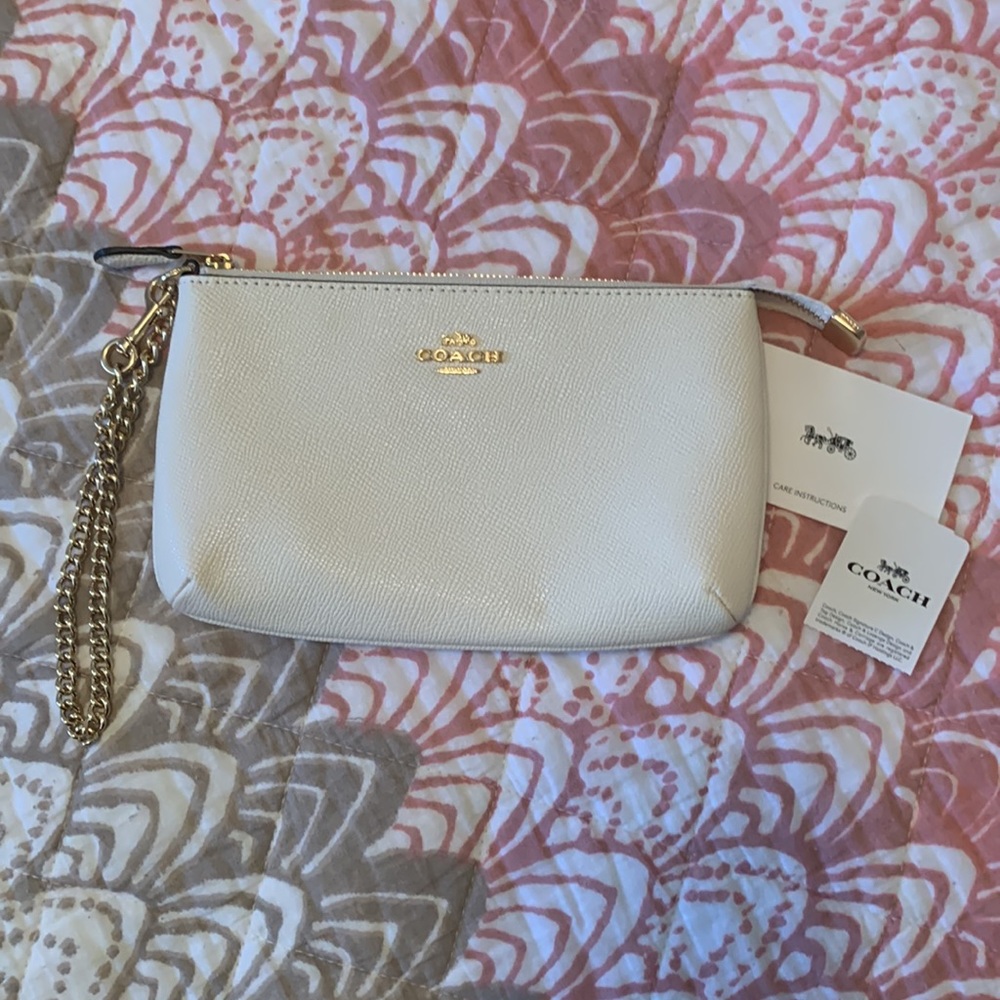 New Authentic Coach Leather Wristlet - Picture 5 of 5